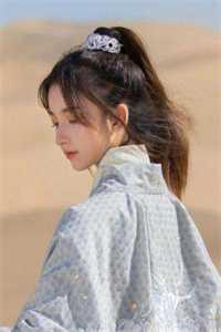 畅销小说逃不掉!又被皇上锁腰宠了